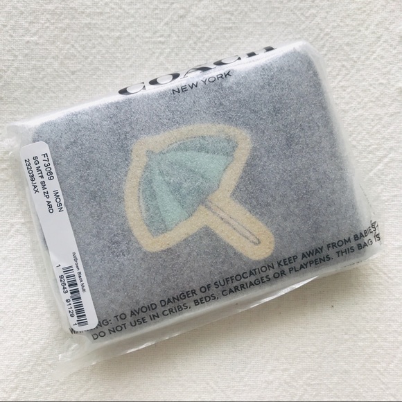 COACH Signature Canvas Beach Umbrella Wallet - Picture 3 of 3